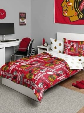 NHL Chicago Blackhawks Red and White Bedding Set